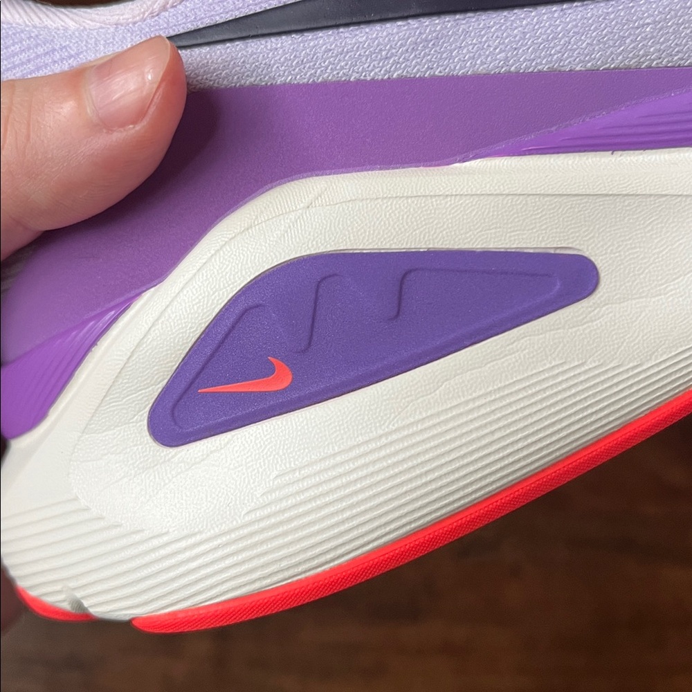 Like New Nike Run Structure 26 Running Shoes - Picture 11 of 12